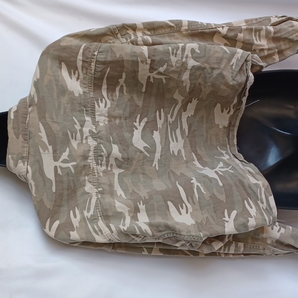 Allsaints Camo Green cropped shirt jacket, Distressed Hem, Oversized, 24" PTP - Picture 6 of 8